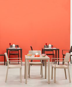 Silla de jardin Emi reposabrazos ambiente